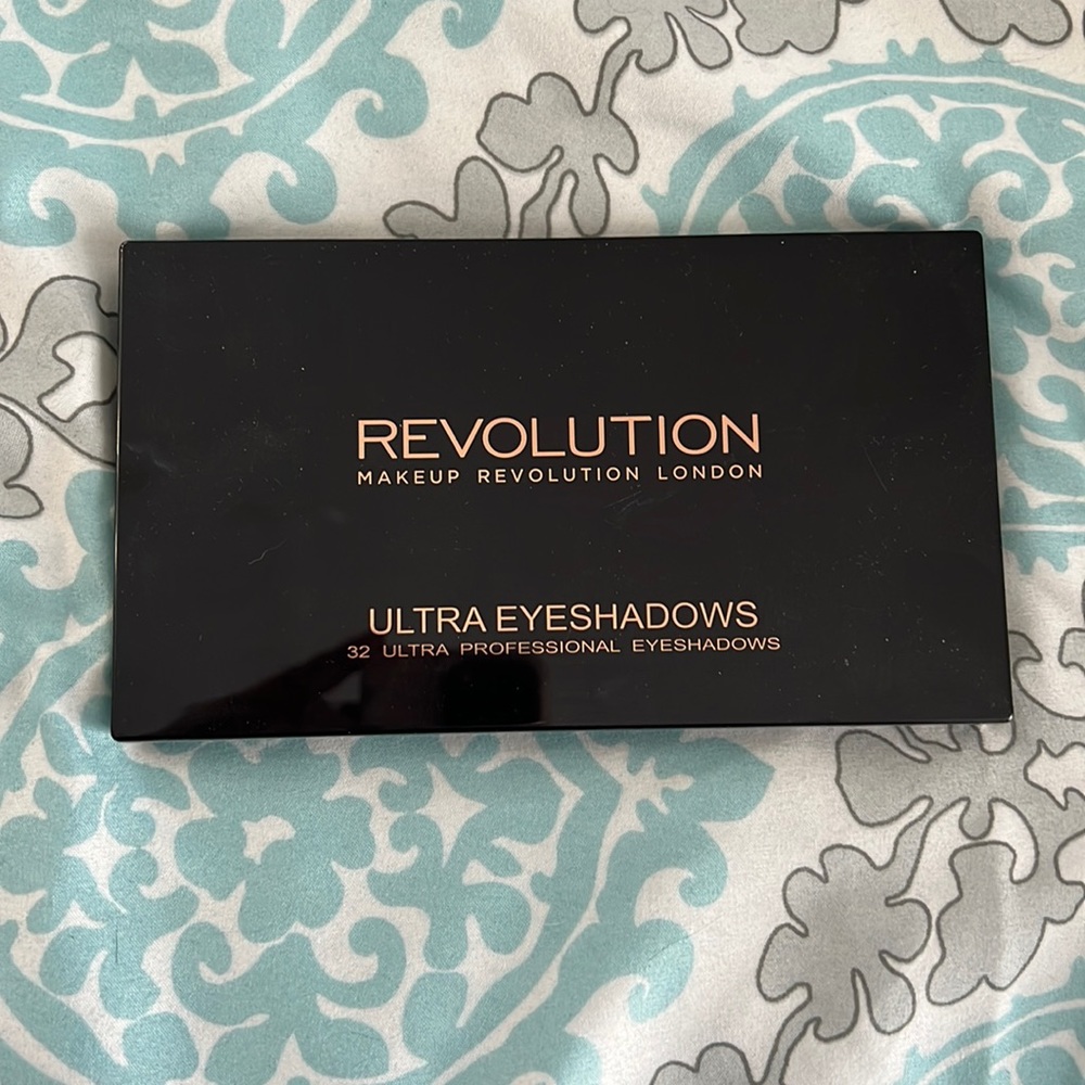 Makeup revolution palette